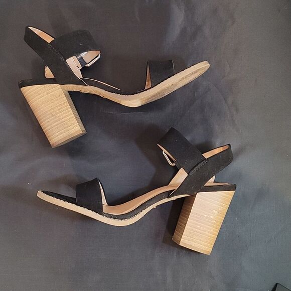 MADDEN GIRL BLOCK HEEL ADJUSTABLE BUCKLE CLOSURE STRAP OPEN TOE SANDAL - Picture 6 of 16